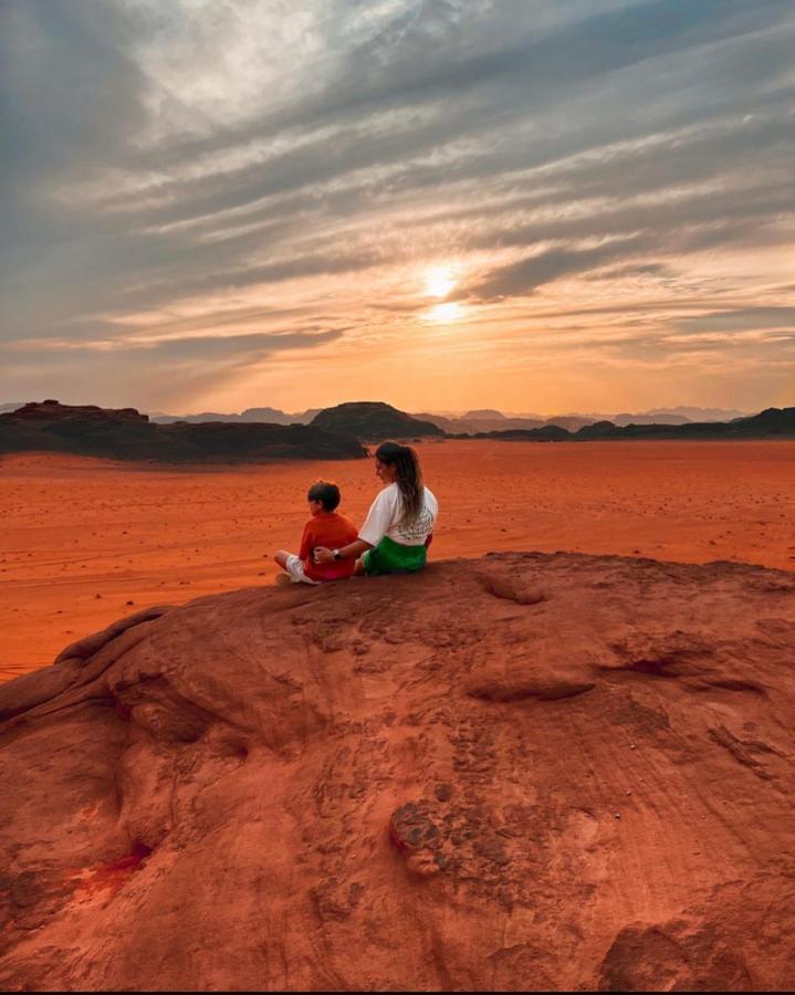 Sun Luxury Camp &Tour Leilighet Wadi Rum Eksteriør bilde