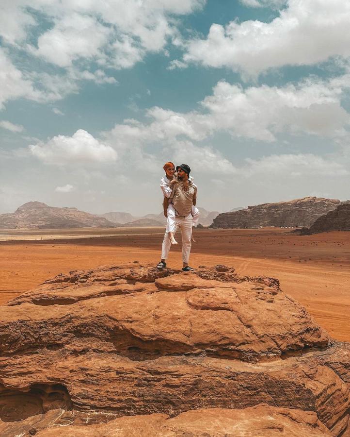 Sun Luxury Camp &Tour Leilighet Wadi Rum Eksteriør bilde