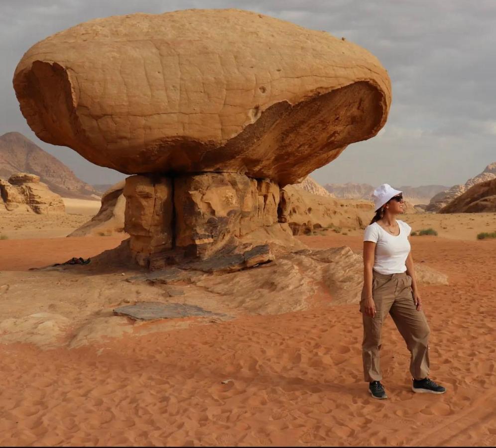 Sun Luxury Camp &Tour Leilighet Wadi Rum Eksteriør bilde